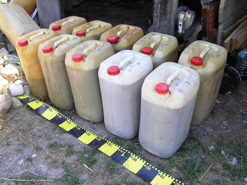 Trei localnici din Bustuchin, cercetaţi pentru furt calificat