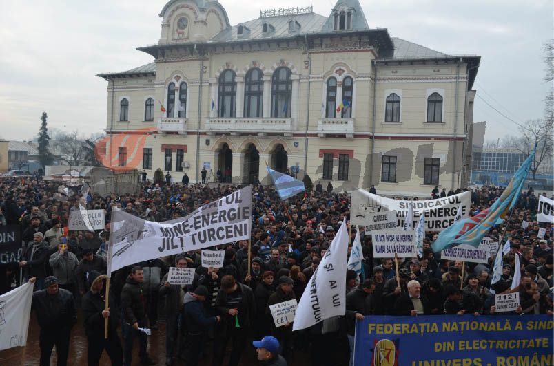 Minerii, 7000 la mitingul de la Târgu-Jiu