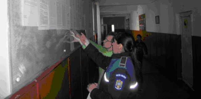 Activităţi preventive în liceele şi şcolile din Târgu-Jiu