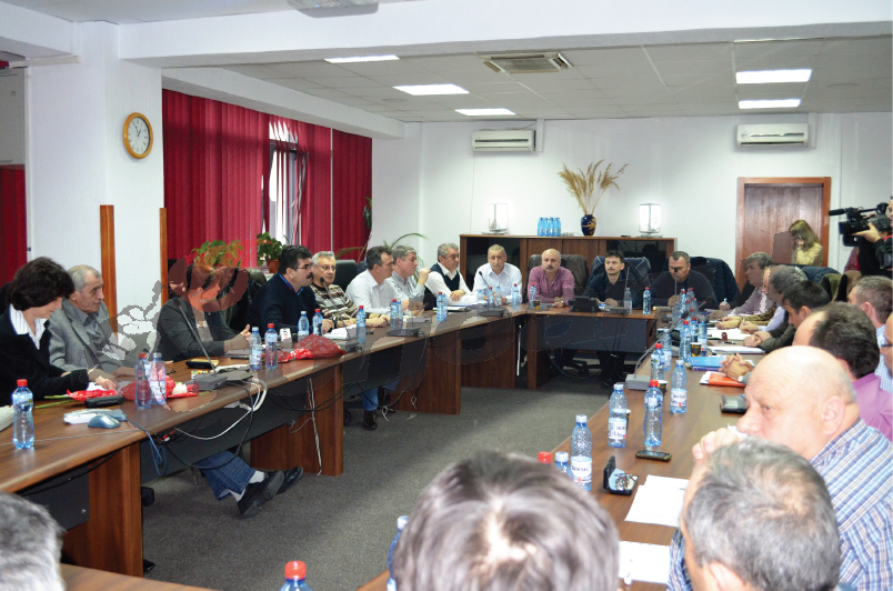 “Zece negri mititei”, de Laurenţiu Ciurel