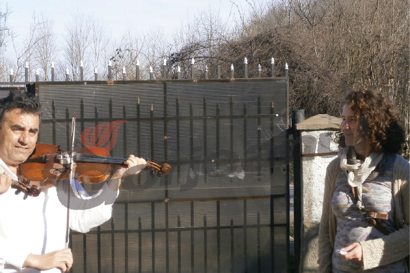 Americancă îndrăgostită de doina românească