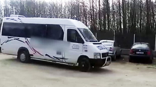 Mort după ce a căzut autobuzul pe el