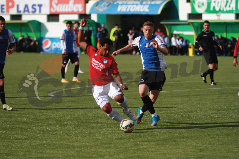 Amendați de puștii lui Hagi