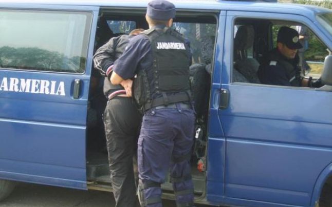 Şapte localnici din Motru, prinşi de jandarmi la furat