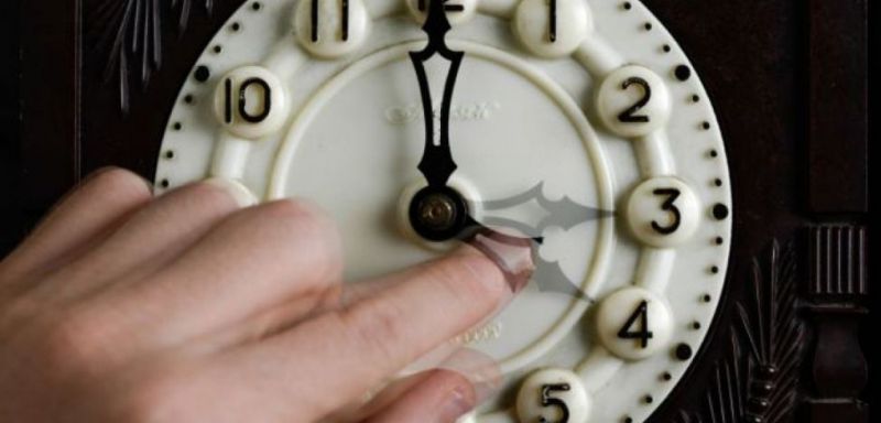 Trecerea la ora de vară ne dă viaţa peste cap