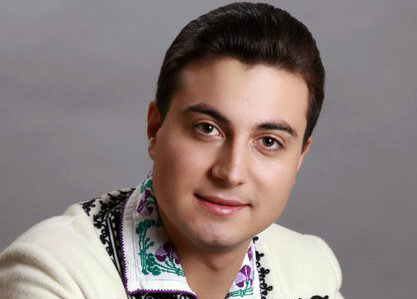 Valentin Sanfira : “Am fost ameninţat cu corigenţa, dacă nu mă apucam de cântat”