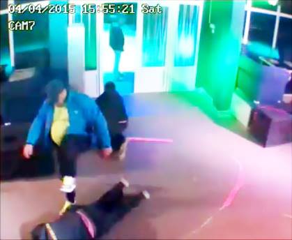 Scandalagiu arestat după ce a agresat doi bărbaţi