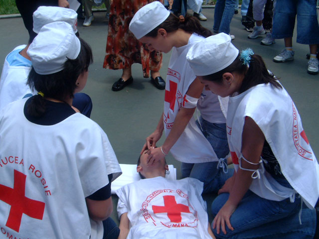 „Sanitarii pricepuţi” se întrec în etapa zonală