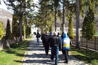 15 deţinuţi, în vizită la Mănăstirea Polovragi