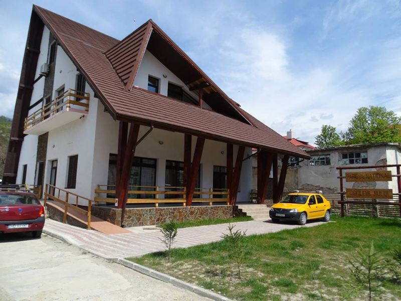 Expoziţia ”Muzeul Muntelui”, la Centrul de Vizitare al Parcului Naţional Defileul Jiului