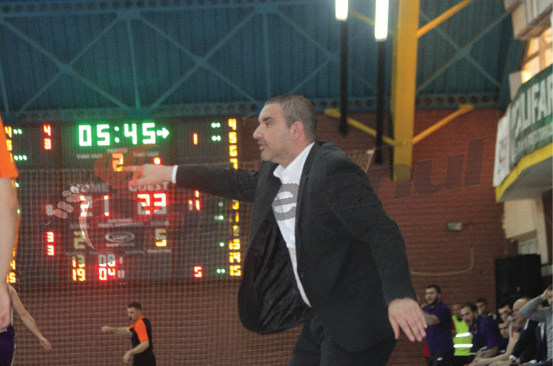 Antonis Constantinides: Nu mergem ca turiști!