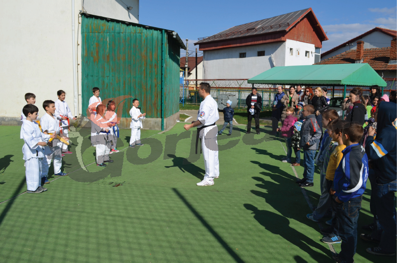 Televizor, cadoul de Paşte de la karatiştii din Târgu-Jiu