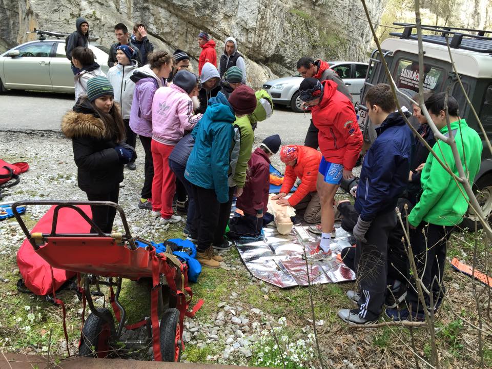 Salvamontiştii gorjeni, la înălţime pentru elevi