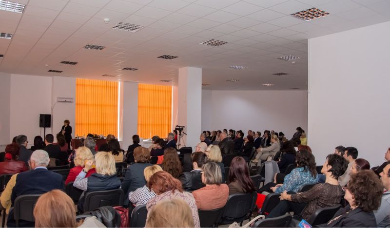 350 de participanţi la ediţia a VI-a a simpozionului interdisciplinar “Patologia respiratorie în practica medicală curentă”