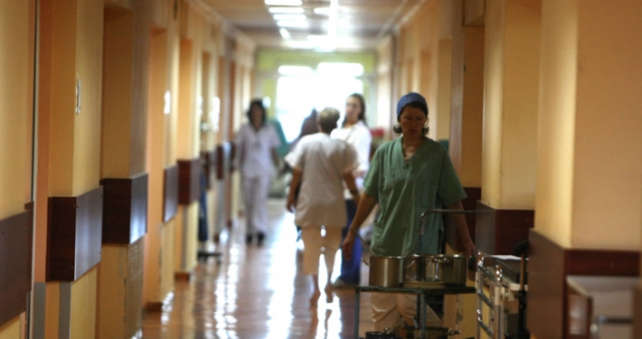 Asistenţii medicali gorjeni, sărbătoriţi printr-un simpozion