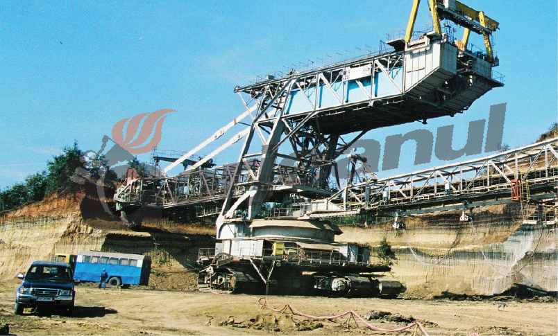 CEO plăteşte gras pentru transportarea la muncă a salariaţilor aflaţi în preaviz