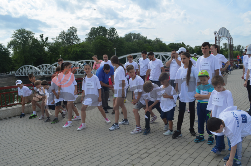 Zeci de participanţi la cross-ul umanitar de la Târgu-Jiu