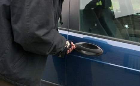 Hoţ cercetat în libertate