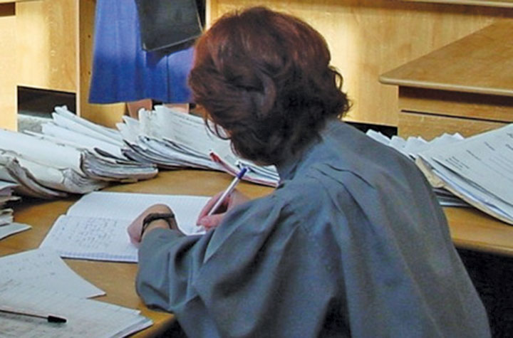 130 de locuri de grefier, vacante