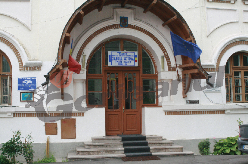 Două licee din Gorj, calificate la etapa regională a concursului „Tinerii Dezbat”