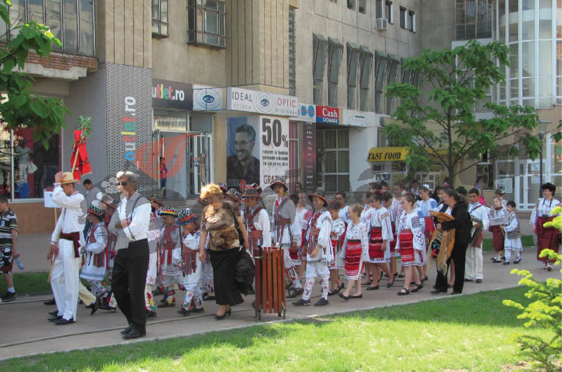 Sute de copii din 15 judeţe, aşteptaţi la Festivalul „Pe fir de baladă”