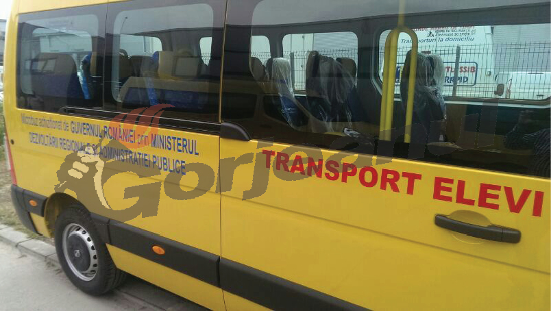 Şofer de microbuz şcolar, cercetat pentru tâlhărie