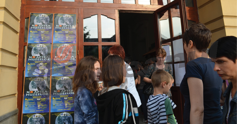 “Noaptea muzeelor” a scos gorjenii din case