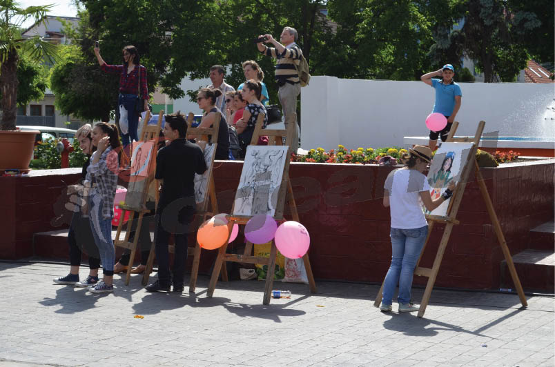 Spectacol de muzică şi dans pentru târgujieni
