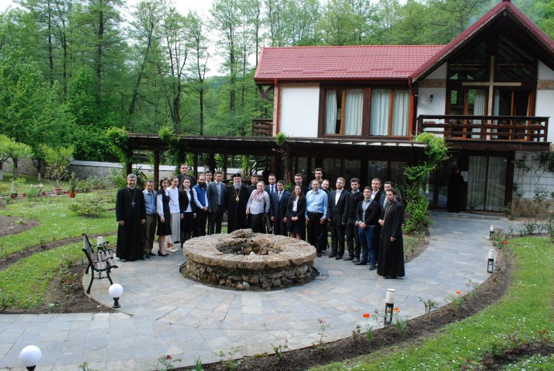 Simpozion Naţional Studenţesc la Mănăstirea Tismana