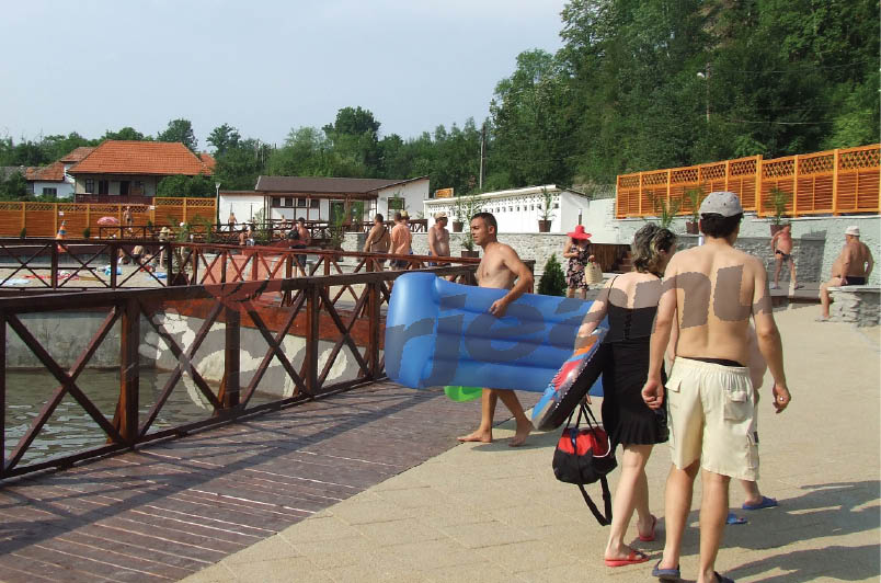 Excursii la Săcelu pentru 150 de pensionari din Târgu-Jiu