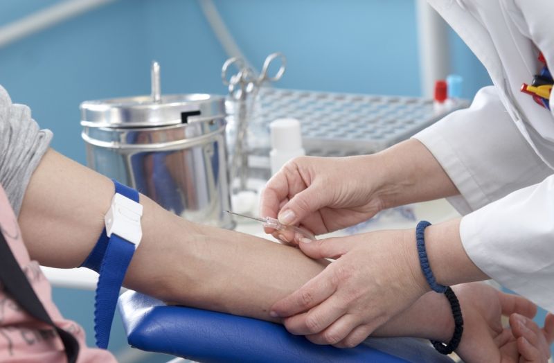 Asiguraţii pot beneficia de analize gratuite doar cu bilet de trimitere