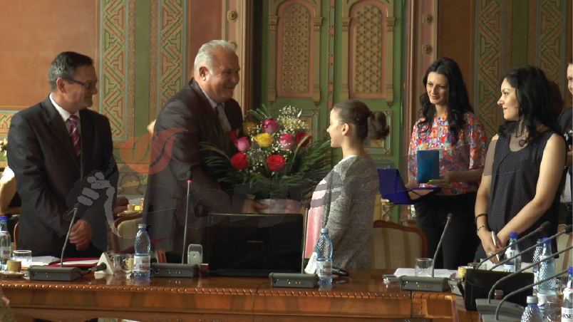 CJ Gorj i-a oferit titlul de „Gorjeanul Anului” gimnastei Andreea Munteanu