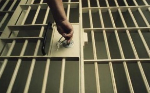 Tineri suspectaţi de furt de produs petrolier, în arestul IPJ Gorj