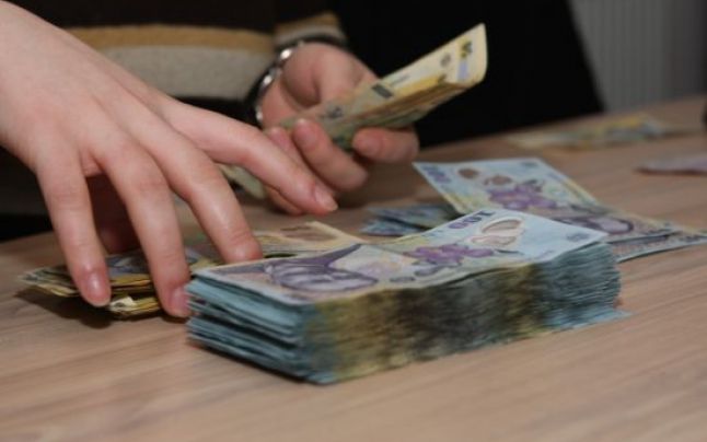 Burse pentru elevii talentaţi