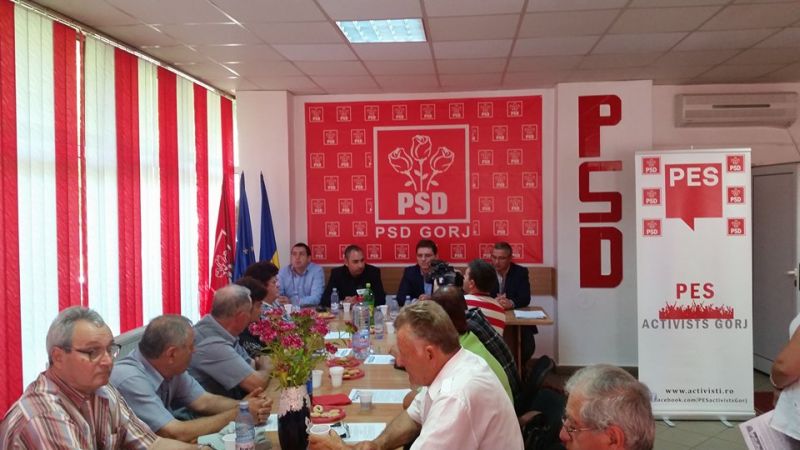 Negrescu şi-a făcut cabinet europarlamentar la Târgu-Jiu