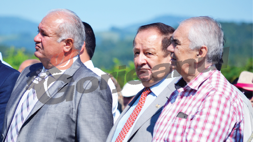 Gura târgului – Călinoiu şi Iriza au împărţit aceeaşi masă, Cârciumaru între ei