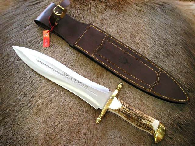 A furat un cuţit de vânătoare