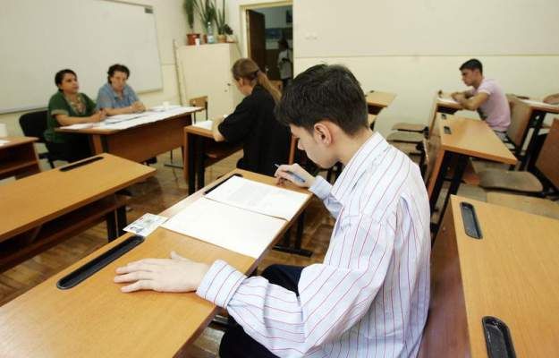 Mai multe probe la Evaluarea Naţională şi admitere la liceu pe bază de concurs