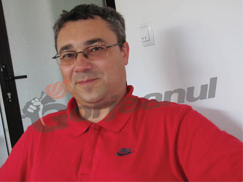 Primarul şi vicele de Peştişani şi-au luat telefoane de lux