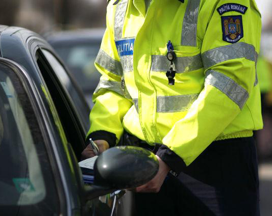 Acuzat că a șantajat un polițist