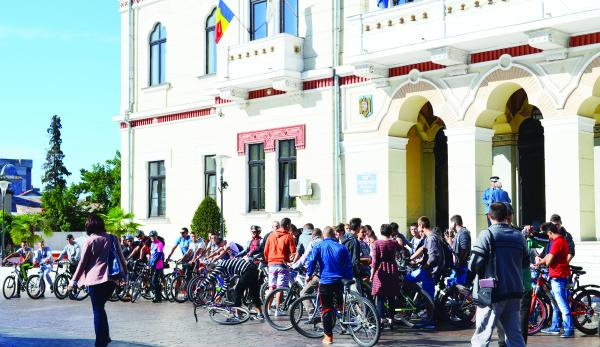 Bicicliada 2015 scoate studenţii UCB la pedalat