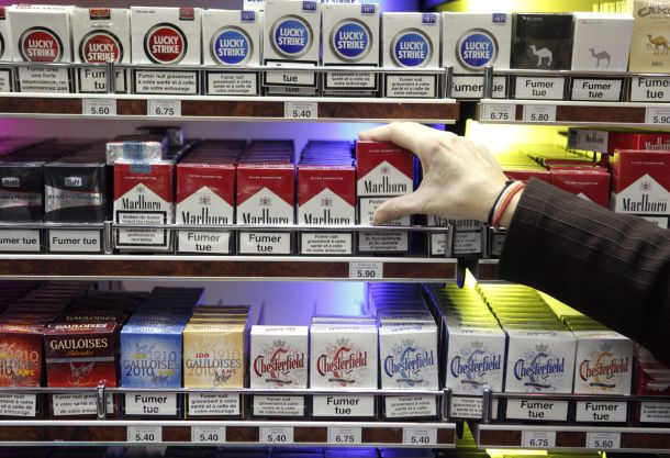 În arest din cauza ţigărilor