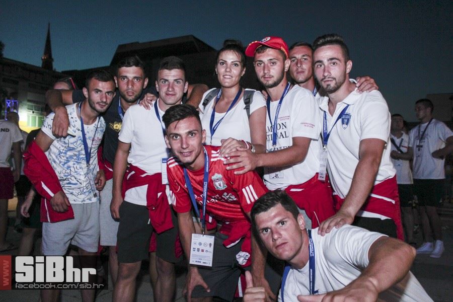 11813271_999089673464206_2226007922565534055_n (2)