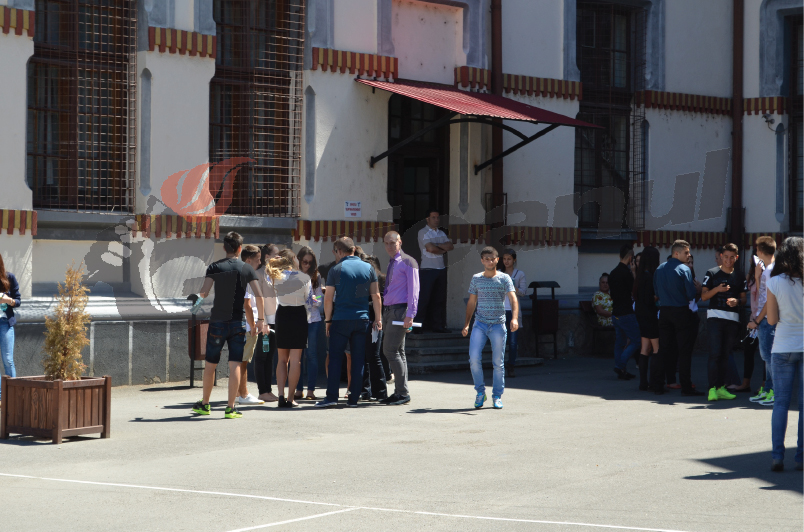 Patru eliminaţi şi peste 200 de absenţi la a doua probă scrisă a Bacalaureatului