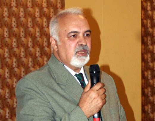 Poeţii sunt carnea cuvintelor – Dumitru Tâlvescu în căutarea translimbajului