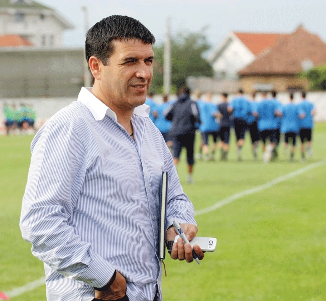 Eugen Pîrvulescu a semnat condica la Târgu-Jiu