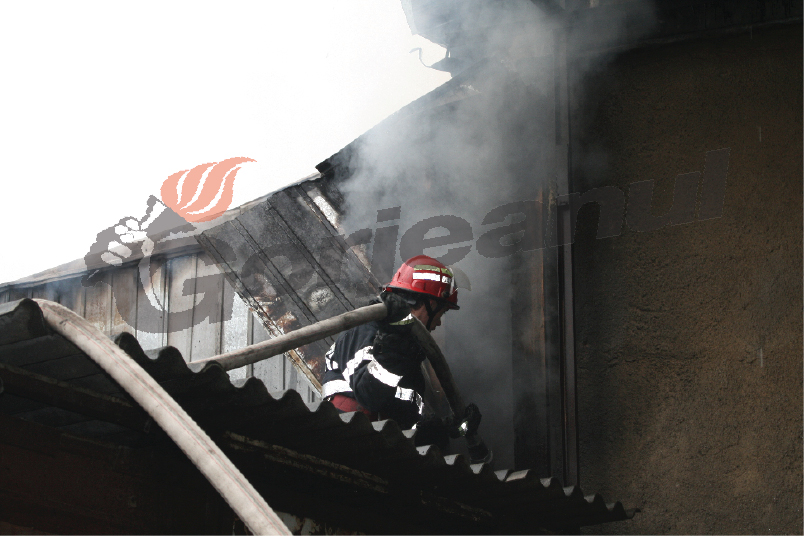 Ars după o țigară nestinsă