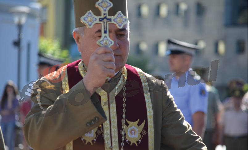 Pe timpul judecăţii Consistoriului Eparhial, Preotul Garnizoanei Târgu-Jiu, suspendat de Mitropolia Olteniei pentru gestiune frauduloasă