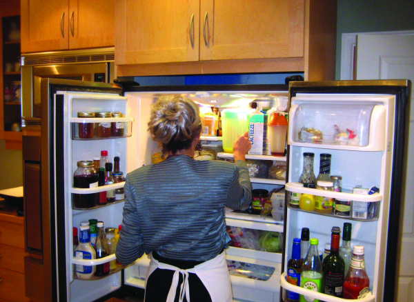 Medicii recomandă păstrarea corespunzătoare a alimentelor pe timp de caniculă