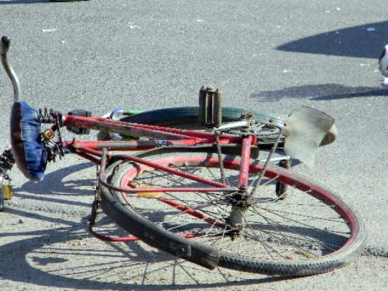 A ajuns la spital după ce a căzut cu bicicleta în șanț